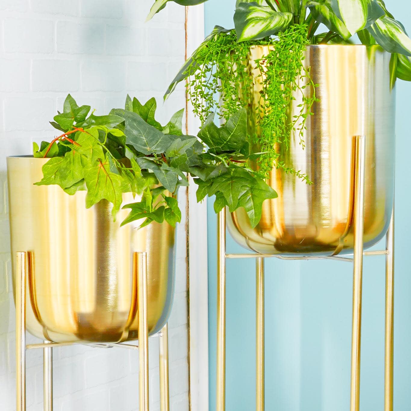 Stunning Gold Metal Planter Set for Glamorous Home Decor